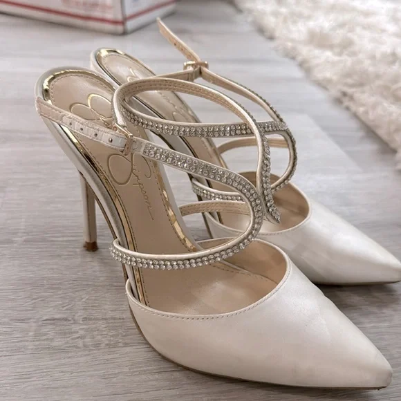 Jessica Simpson Weyemia Pointed Toe Pump - Picture 4 of 6